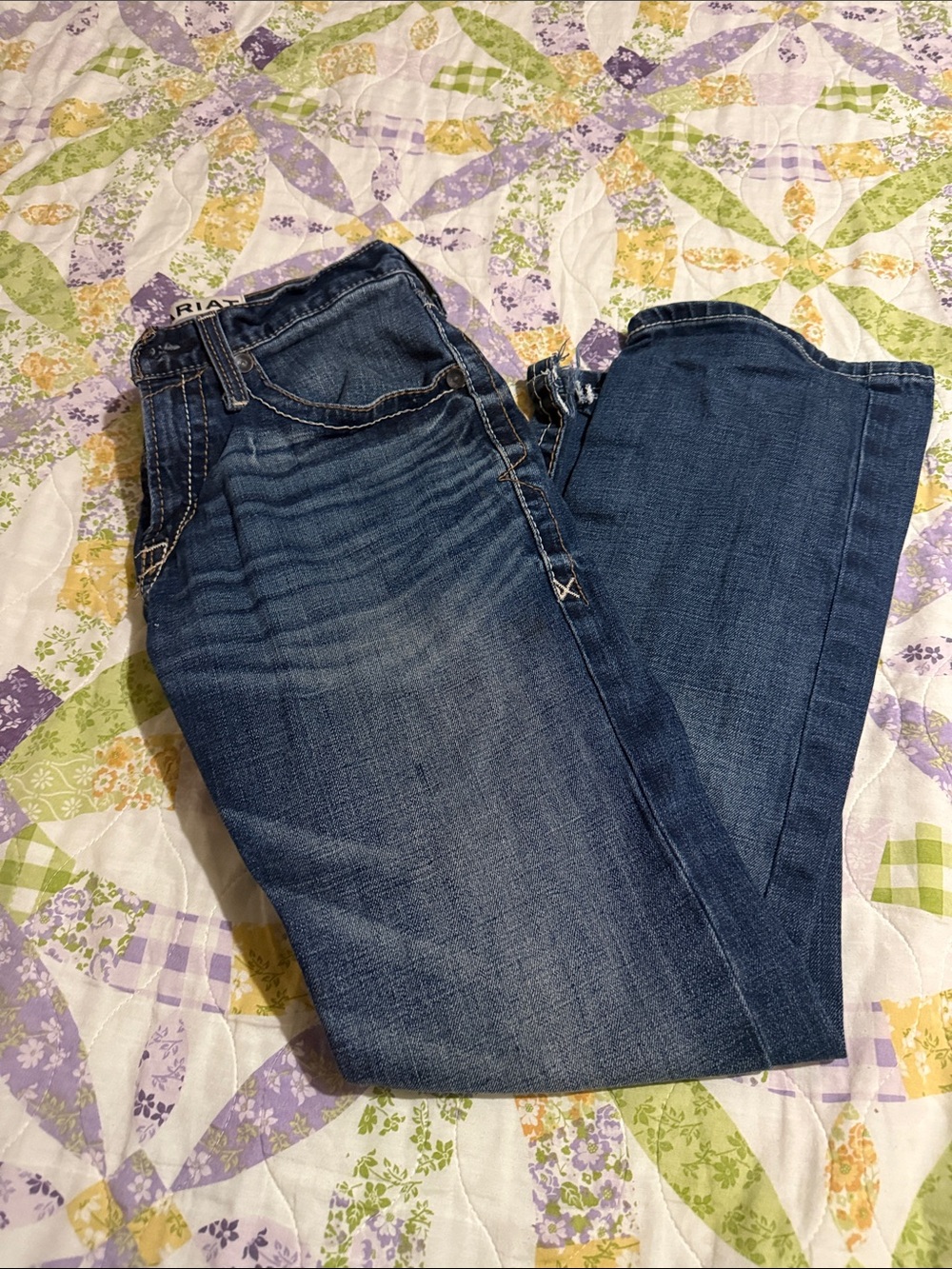 Ariat Straight Leg men’s  Denim Jeans in Medium Blue Wash